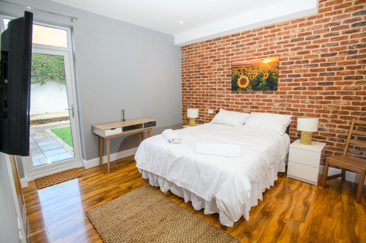 Tavmar Accommodation Lincoln Exterior photo